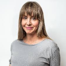 Emily McIntosh (@EM_ArtTherapy)