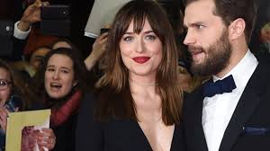 50 shades of grey hat in einigen schlafzimmern weltweit eine revolution ausgelöst. Fifty Shades Of Grey Bei Berlinale Schwulstig Und Ode Oder Der Wahnsinn Kultur Stuttgarter Nachrichten