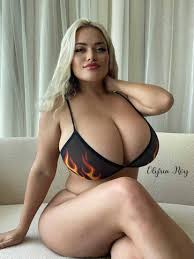 TW Pornstars - Henderson Elizabeth. Twitter. On Fire 🔥 Like and Retweet to  see more ✨ Credit : @olyria_roy. 11:51 AM - 1 Dec 2022