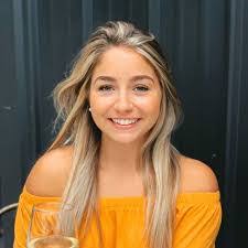 Bethany Elwell's Instagram, Twitter & Facebook