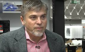 UofL lab developing tiny robots for big jobs