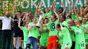 Dfb pokal frauen dfb wettbewerbe frauen ligen wettbewerbe dfb deutscher fussball bund e v from www.dfb.de maybe you would like to learn more about one of these? Dfb Pokal Almuth Schult Weint Und Jubelt Erst Platzverweis Im Finale Dann Pokalsieg Eurosport