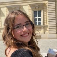 Sara Ellington's Instagram, Twitter & Facebook