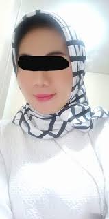 Jilbab Sekitar on X: 22. Ibu Yumna sampe saat ini beliau yang paling susah  dideketin. tapi setelah ketemu, jadi saya yang susah menjauh 😅 hijab  jilbab kerudung t.cokdaLjwnRGS  X