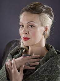 Narcissa cissy malfoy, narcissa black néven született lucius malfoy felesége, draco malfoy anyja. Narcissa Malfoy Harry Potter Wiki Fandom