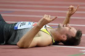 Niklas kaul ist ein deutscher zehnkämpfer. Leichtathletik Wm In Doha Niklas Kaul Uberraschend Zehnkampf Weltmeister Sport Stuttgarter Nachrichten