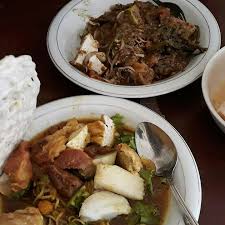 Namanya yang unik ini diambil dari bahan utama, yaitu cingur yang berarti mulut. Rujak Cingur Bu Wis 2 Photos Restaurant