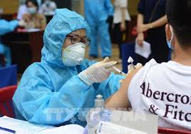 Theo thông tin, 4 ca nhiễm mới đã được xác định hôm nay là đều là nhân viên sân bay, làm tại tổ vận chuyển, sắp xếp hành lý sân bay tân sơn nhất không tiếp xúc với. Qh9pdabnewkzdm