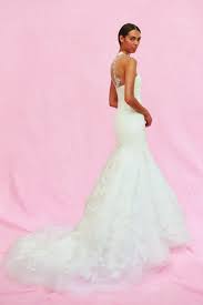 Destination for bold elegance and style. Carolina Herrera Nos Enamora Con Su Romantica Coleccion De Novias 2020