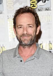 Maybe you would like to learn more about one of these? Morto Luke Perry Il Dylan Mckay Della Serie Tv Beverly Hills 90210 Foto Io Donna