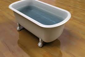 Badewanne streichen, bad renovieren, duschwanne lackieren, badewannenlack #jaegerlacke #badewannenlack #badewanne. Emaille Badewanne Neu Beschichten Anleitung In 5 Schritten