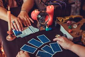 Tarot do dia: previsão para os 12 signos em 10/03/2026