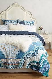 Paravel Quilt In 2020 Anthropologie Bedroom Bed Decor Anthropologie Bedding