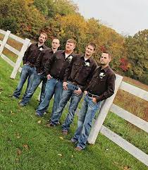 Pin By Kelly Stark On My Country Wedding 3 Jeans Wedding Mens Wedding Attire Groomsmen Outfits