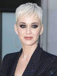 Stars Et Coloration Katy Perry En Blonde Idees Cheveux Courts Cheveux Courts Cheveux Courts De Lutin