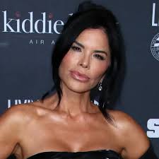 What did Lauren Sanchez look like before she had plastic surgery paid for  by Jeff Bezos' billions?