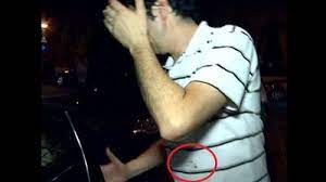 Am constituit un dosar penal si am efectuat cercetari la fata locului. Adrian Nastase Salvat De Unul Dintre Politistii Veniti Sa L Duca La Arest Foto Ziarul National