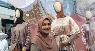 Jual beli busana muslim anak perempuan murah terlengkap. Tak Sembarangan Ria Miranda Gunakan Bahan Terbaik Untuk Busana Muslim Anak