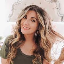 Brittany Hahn's Instagram, Twitter & Facebook