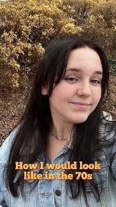 Hallie Gibson's Instagram, Twitter & Facebook