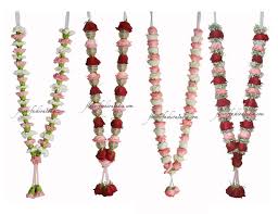 Flowers are very delicate, so the petals garland has to. Flowerfashionindia Over Blog Com Best Flower Garland Online In Bangalore Buy Wedding Garland In Bangalore Garlands Bangalore Customize Your Wedding Garland With Us Fresh Flower Garland Bangalore Wedding Garland Bangalore Garland Delivery In