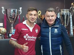 Λίγες ημέρες μετά το πρώτο ματς με την άρσεναλ, αλλά και λίγες ημέρες πριν το δεύτερο αγώνα με τους άγγλους, ο ολυμπιακός αντιμετωπίζει την αελ εκτός έδρας. Epishmo Sthn Ael O Kolompino In Gr