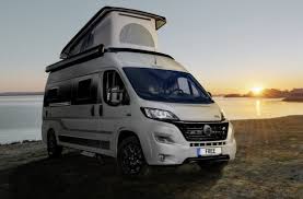 Petit et compact, il ne dépasse pas les 2m de haut et rarement les 5m de long. Vehicules De Loisirs Haut De Gamme Hymer