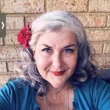 Helen Quinlan's Instagram, Twitter & Facebook