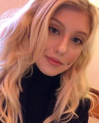 Linzor the famous tiktok star, model, and instagram star from sweden. Linzor On Instagram Do You Guys Prefer Me With My Natural Hair Or With Wigs Selfie Blonde Natural Hair Styles Beautiful Girl Face Hair