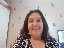 Craving a quick and delicious dinner? Try our Greek-Style Chicken Gyros  with fresh tzatziki sauce! Perfect for a busy weeknight! 🌯🥒" Greek-Style  Chicken Gyros with Homemade Tzatziki Recipe Ingredients: 4 chicken breasts,