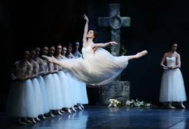 The incredible carla fracci performs giselle's solo from act i. Una Giselle Speciale Danza Danza Dal 1986 La Rivista Della Danza Italiana