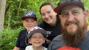 Earl Smalls's Instagram, Twitter & Facebook