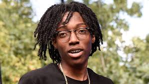 With the curl pattern, the dreads appear slightly twisted, framing the face, and providing a more defined jawline. How A Teen Rapper With Braces Took Over The Streaming World The New York Times