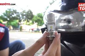 Harga lampu depan led philips m5 original beat fi vario 125 mio m3 dll. Tanpa Ubahan Begini Tips Pasang Lampu Tipe Led Di Motor Lawas Gridoto Com