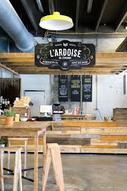 Darwin Ou La Renovation D Une Friche En Ecosysteme Urbain A Bordeaux Design Interieur Restaurant Interieur De Restaurant Design De Restaurant