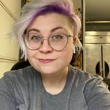 Why do most restaurants garnish with green onions?