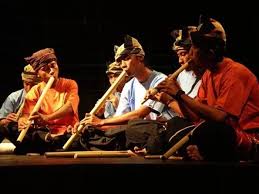 Penjualan alat musik celentung khas selaawi garut tembus pasar mancanegara Mengenal Alat Musik Tradisional Asli Indonesia Tokopedia Blog