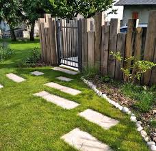 Entree De Jardin Avec Cloture En Poutres De Chene Jardin Belvedere Jardins Poutre Chene