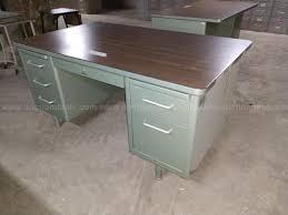 It\\xe2\\x80\\x99s called an \\xe2\\x80\\x9essential\\x80\\x9d computer desk. Attachment