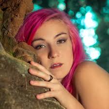 Stream Sutcha by Elyse Jones