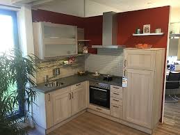 Siby's kleine küche, bozen (bolzano, italy). Hacker Musterkuche Schone Kleine L Kuche In Holzdekor Ausstellungskuche In Ebersberg Von Baumann Kuchen Wohnkultur Gmbh