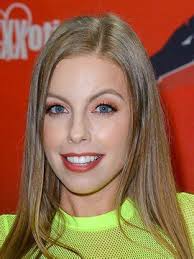 Britney amber escort : Miami airport badge escort