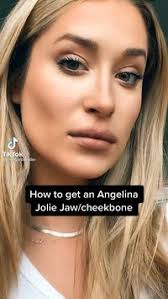 Joanie Jones (joanie0693)