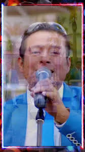 El papero excantante del grupo Bryndis. El es Regino Sánchez Cortés mejor  conocido como lobo solitario, el nunca a sido parte del grupo Bryndis, pero  hay muchas cuentas falsas qué se están ...