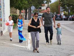 The complication with ben affleck playing batman is that warner bros. Jennifer Garner Und Ben Affleck Ihr Familienalbum Gala De