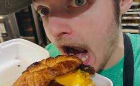 𝙆𝙧𝙞𝙨𝙩𝙞𝙣𝙖 𝙈𝙖𝙡𝙤𝙣𝙚