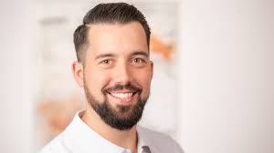 Vom Vater zum Sohn: Generationenwechsel in der Praxis Schick