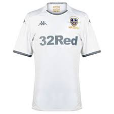 For their first adidas kit, they'll wear a crisp white shirt that shines under the elland road floodlights. Leeds United Trikots T Shirts Beflockungen Mehr Von Subside Sports