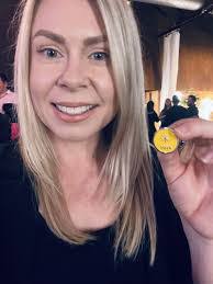 Vicki Findlay's Instagram, Twitter & Facebook