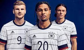 Selectie duitsland ek 2021 ➔ bekijk hier het duitsland elftal selectie van het europees kampioenschap 2021 met enkele verrassingen! Duitsland Thuisshirt 2020 2021 Voetbalshirts Com